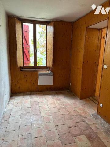 MALICORNE SUR SARTHE : MAISON DE BOURG avec jardin