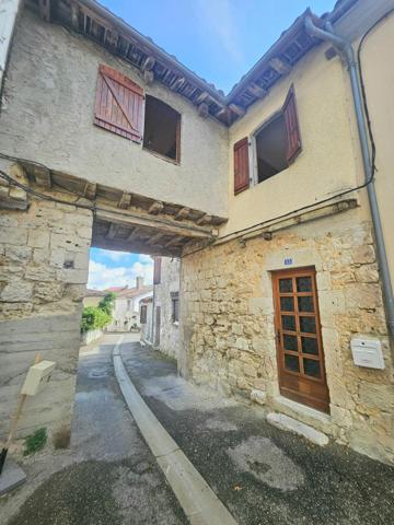MAISON DE VILLE AVEC COUR