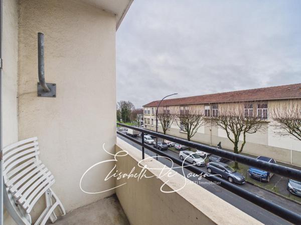 Proche Parc des Lilas, appartement traversant
