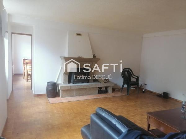 ? Maison atypique 130 m² – Terrain avec rivière – Mortain (50)