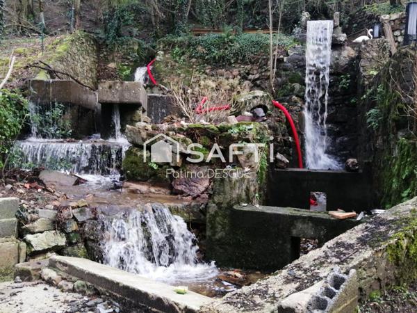 ? Maison atypique 130 m² – Terrain avec rivière – Mortain (50)