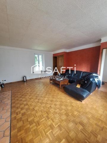 ? Maison atypique 130 m² – Terrain avec rivière – Mortain (50)