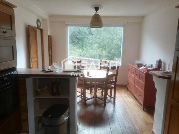 ? Maison atypique 130 m² – Terrain avec rivière – Mortain (50)