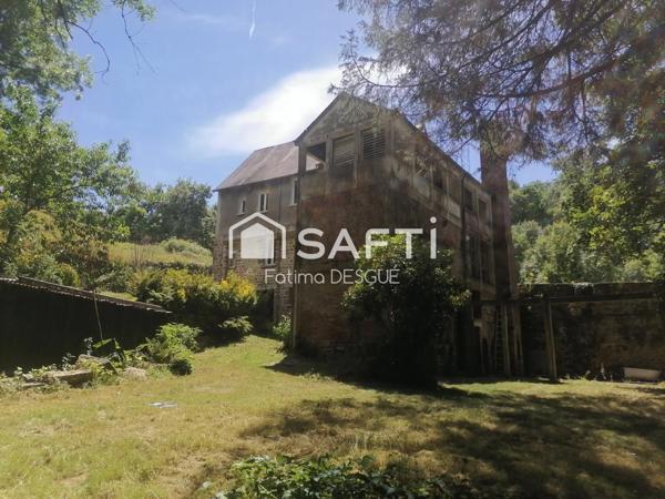 ? Maison atypique 130 m² – Terrain avec rivière – Mortain (50)