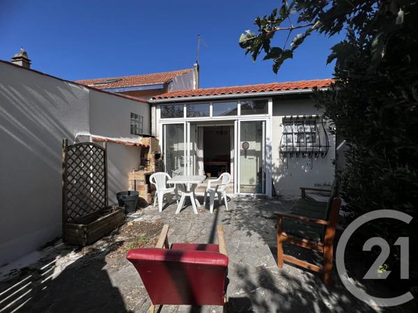 Maison à vendre  3 pièces - 47 m 2   FOURAS  - 17