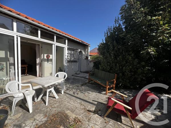 Maison à vendre  3 pièces - 47 m 2   FOURAS  - 17