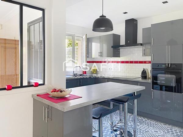 Volume, tranquillité et proche de tout pour cette belle maison de 4 chambres !