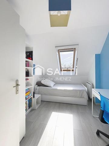 Volume, tranquillité et proche de tout pour cette belle maison de 4 chambres !