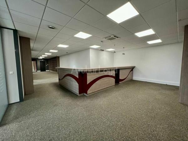 BUREAUX à VENDRE de 678.1 m²