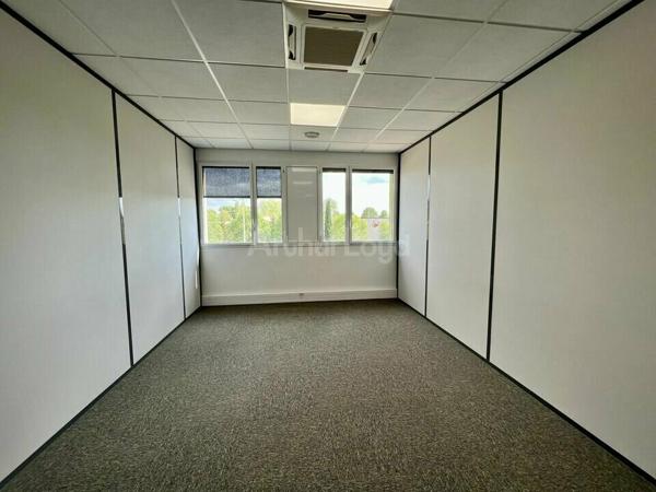 BUREAUX à VENDRE de 678.1 m²