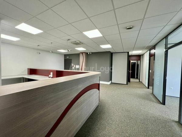 BUREAUX à VENDRE de 678.1 m²
