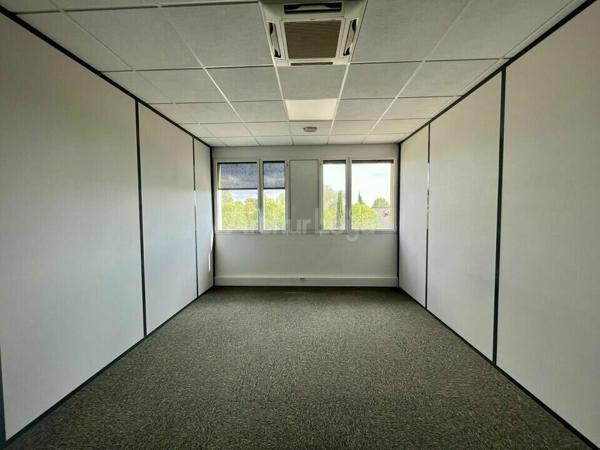 BUREAUX à VENDRE de 678.1 m²