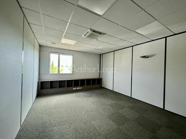 BUREAUX à VENDRE de 678.1 m²