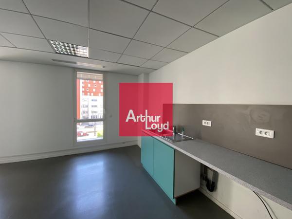 Bureaux à louer à Grenoble face au palais de justice avec parking sous-sol