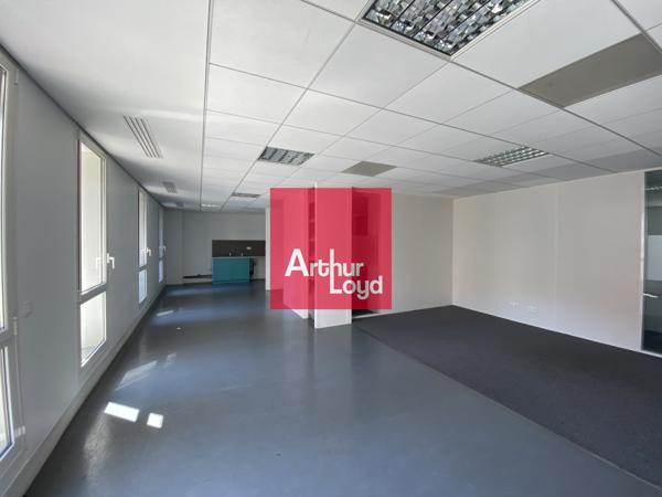 Bureaux à louer à Grenoble face au palais de justice avec parking sous-sol