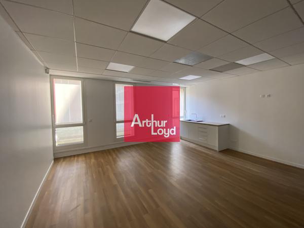 Bureaux à louer à Grenoble face au palais de justice avec parking sous-sol