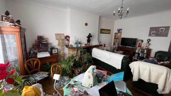 Immeuble 4 lots loués, 2T4, 1 T2 , un local commercial, un terrain pour parking, deux garages, Tarbes périphérie