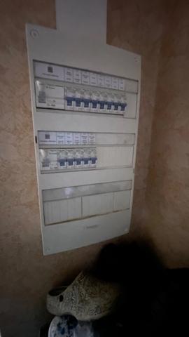 Immeuble 4 lots loués, 2T4, 1 T2 , un local commercial, un terrain pour parking, deux garages, Tarbes périphérie