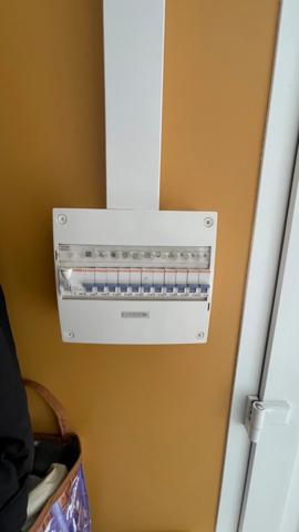 Immeuble 4 lots loués, 2T4, 1 T2 , un local commercial, un terrain pour parking, deux garages, Tarbes périphérie