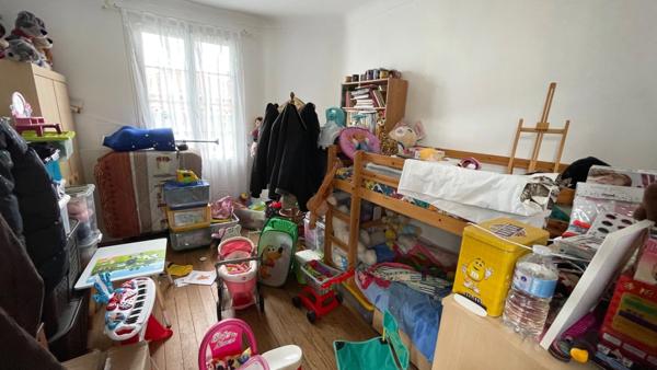 Immeuble 4 lots loués, 2T4, 1 T2 , un local commercial, un terrain pour parking, deux garages, Tarbes périphérie