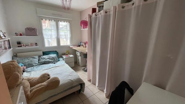 Immeuble 4 lots loués, 2T4, 1 T2 , un local commercial, un terrain pour parking, deux garages, Tarbes périphérie