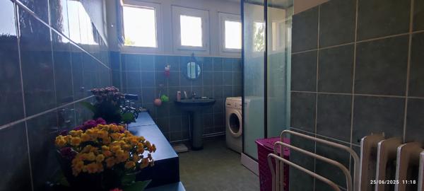 BANS, Grande maison de 196 m2 - 6 chambres + dépendance à fort potentiel