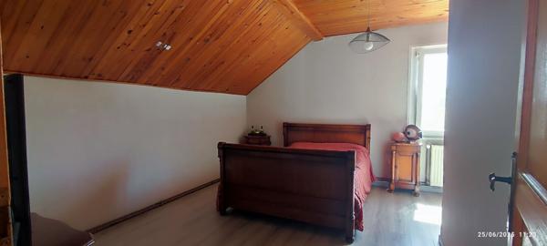 BANS, Grande maison de 196 m2 - 6 chambres + dépendance à fort potentiel