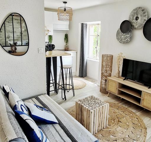 Dpt Aude (11), à vendre CARCASSONNE Immeuble de rapport de 118m244 Appartements : deux T2; deux T1bis