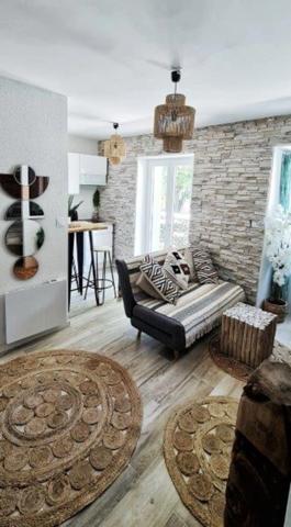 Dpt Aude (11), à vendre CARCASSONNE Immeuble de rapport de 118m244 Appartements : deux T2; deux T1bis