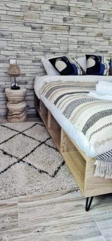 Dpt Aude (11), à vendre CARCASSONNE Immeuble de rapport de 118m244 Appartements : deux T2; deux T1bis