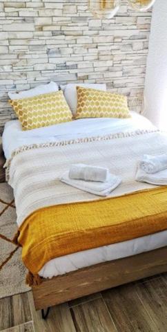 Dpt Aude (11), à vendre CARCASSONNE Immeuble de rapport de 118m244 Appartements : deux T2; deux T1bis