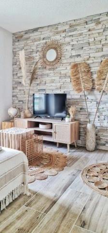 Dpt Aude (11), à vendre CARCASSONNE Immeuble de rapport de 118m244 Appartements : deux T2; deux T1bis