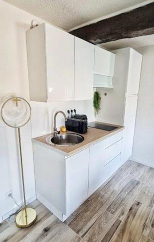 Dpt Aude (11), à vendre CARCASSONNE Immeuble de rapport de 118m244 Appartements : deux T2; deux T1bis