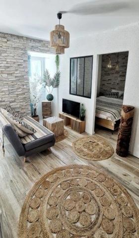 Dpt Aude (11), à vendre CARCASSONNE Immeuble de rapport de 118m244 Appartements : deux T2; deux T1bis