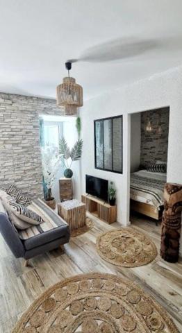 Dpt Aude (11), à vendre CARCASSONNE Immeuble de rapport de 118m244 Appartements : deux T2; deux T1bis