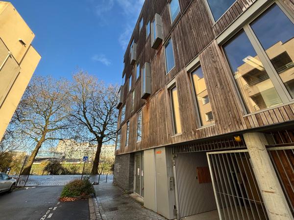 BUREAUX IDÉALEMENT SITUÉ SUR LÎLE DE NANTES-475 M²-VUE SUR LA LOIRE