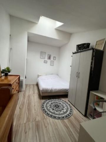 Marseille (13013) Location MEUBLE, ST JEROME 13013 les ESTUDINES: duplex meublé T2 proche des facultés ....