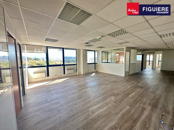 BUREAUX À LOUER AVEC VUE DÉGAGÉE À VITROLLES