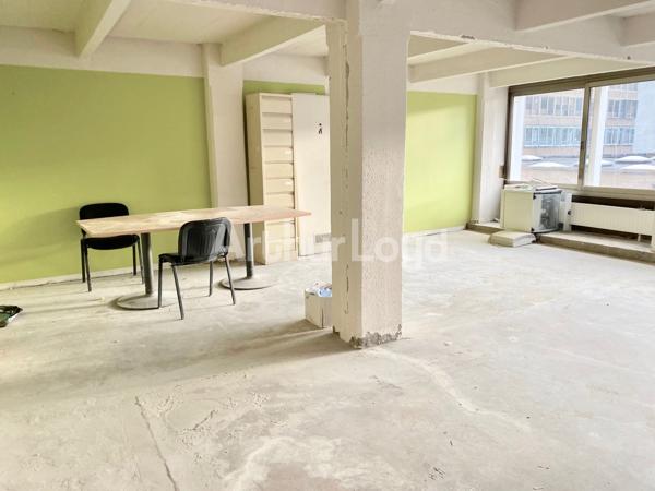À VENDRE ou À LOUER - Bureaux en open space sécurisés avec kitchenette - Centre Lille