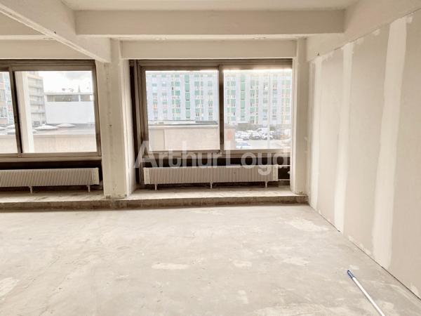 À VENDRE ou À LOUER - Bureaux en open space sécurisés avec kitchenette - Centre Lille