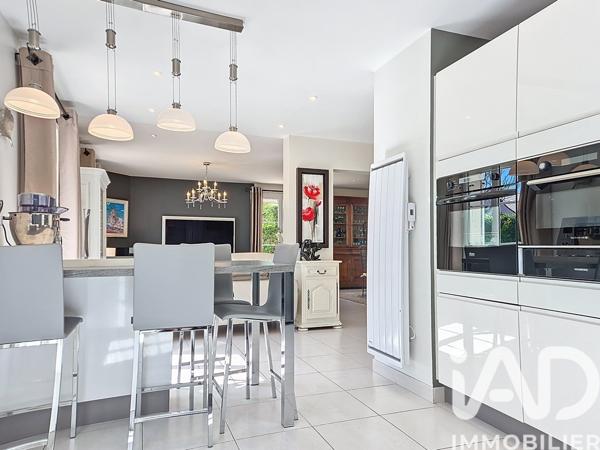 Maison à vendre 9 pièces 198 m² Ozoir-la-Ferrière
