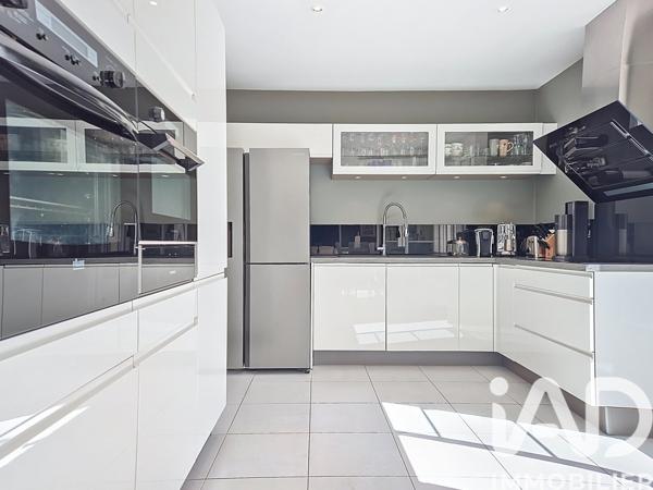 Maison à vendre 9 pièces 198 m² Ozoir-la-Ferrière