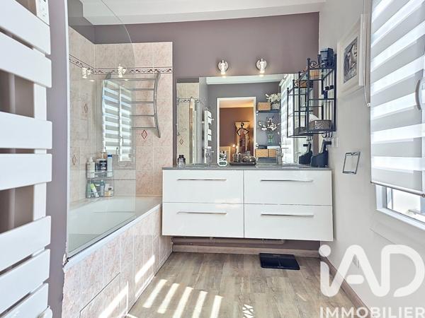 Maison à vendre 9 pièces 198 m² Ozoir-la-Ferrière