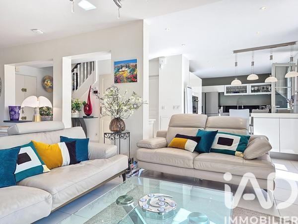 Maison à vendre 9 pièces 198 m² Ozoir-la-Ferrière