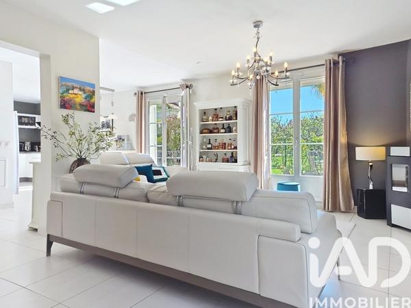 Maison à vendre 9 pièces 198 m² Ozoir-la-Ferrière
