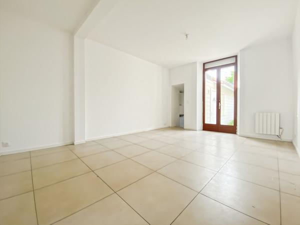 Appartement F2 de 41.36m² avec jardin et garage privatifs