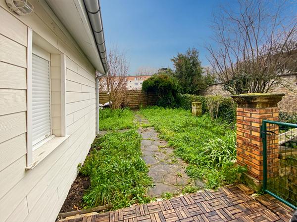 Appartement F2 de 41.36m² avec jardin et garage privatifs