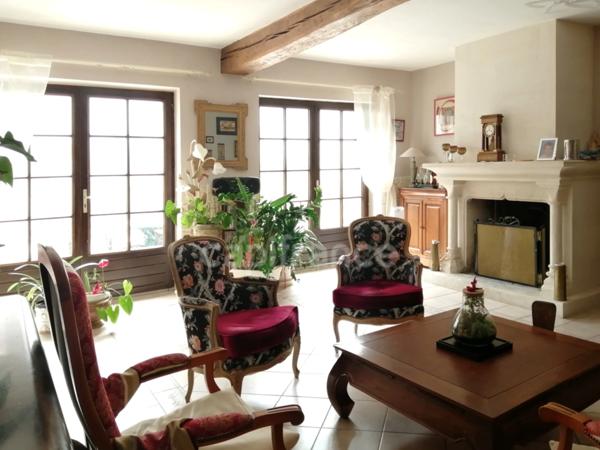 Noyers-sur-Cher (Loir-et-Cher), à vendre LONGERE familiale 7 pièces de 180 m²