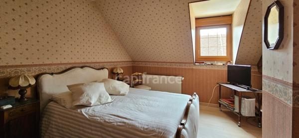 Noyers-sur-Cher (Loir-et-Cher), à vendre LONGERE familiale 7 pièces de 180 m²