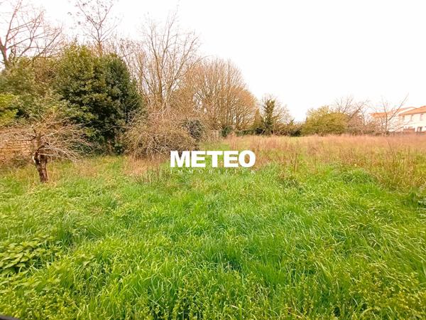 Dépendance 140m² en pierre – Luçon